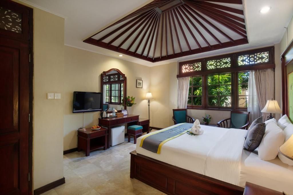 Royal Tunjung Hotel & Villa Legian фото 31