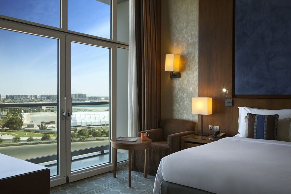 Yas Plaza Marina by IHG фото 35