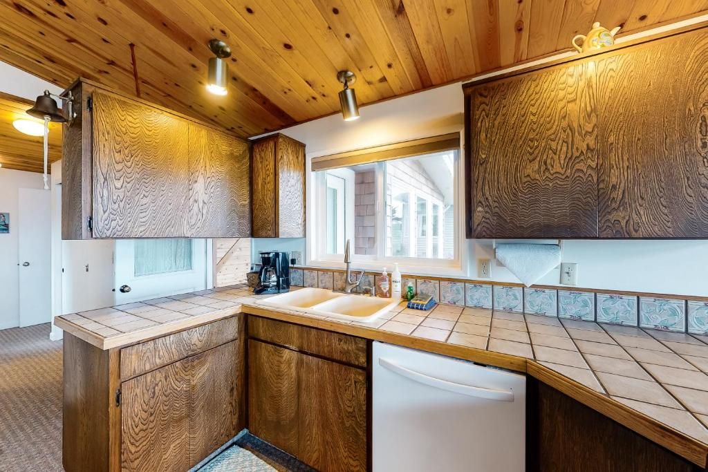Patty s Sea Perch Oceanfront фото 15