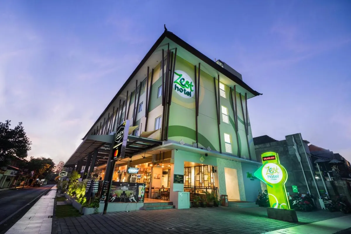 Zest Hotel Legian фото 1