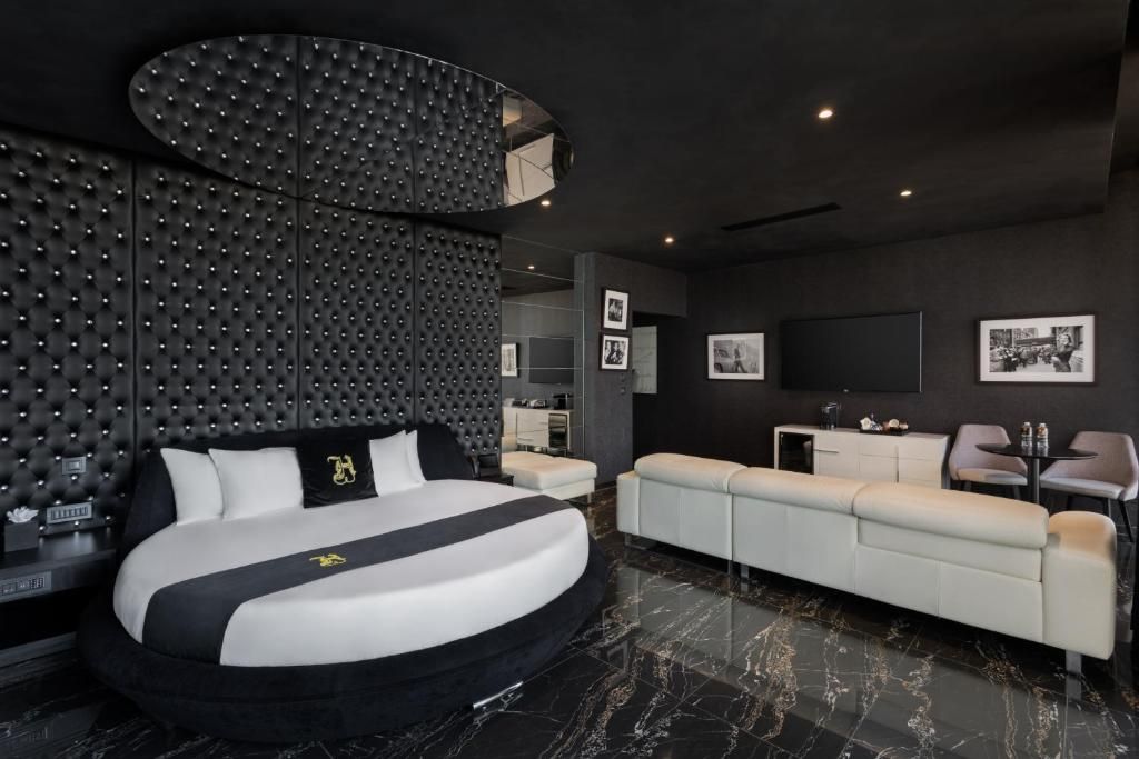 Hugo's Boutique Hotel - Adults Only фото 34
