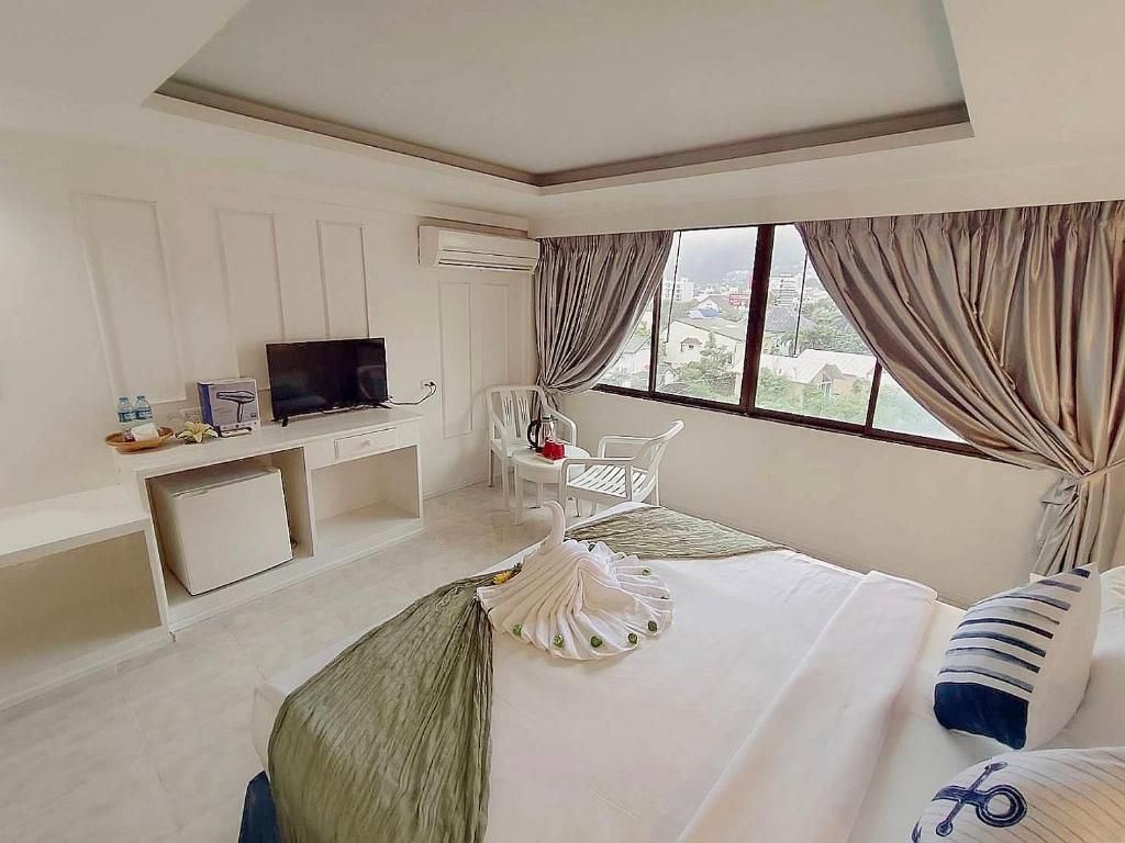 The Chilli Patong Beach Hotel фото 42