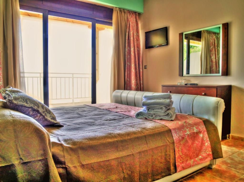 Maranton Beach Hotel фото 42