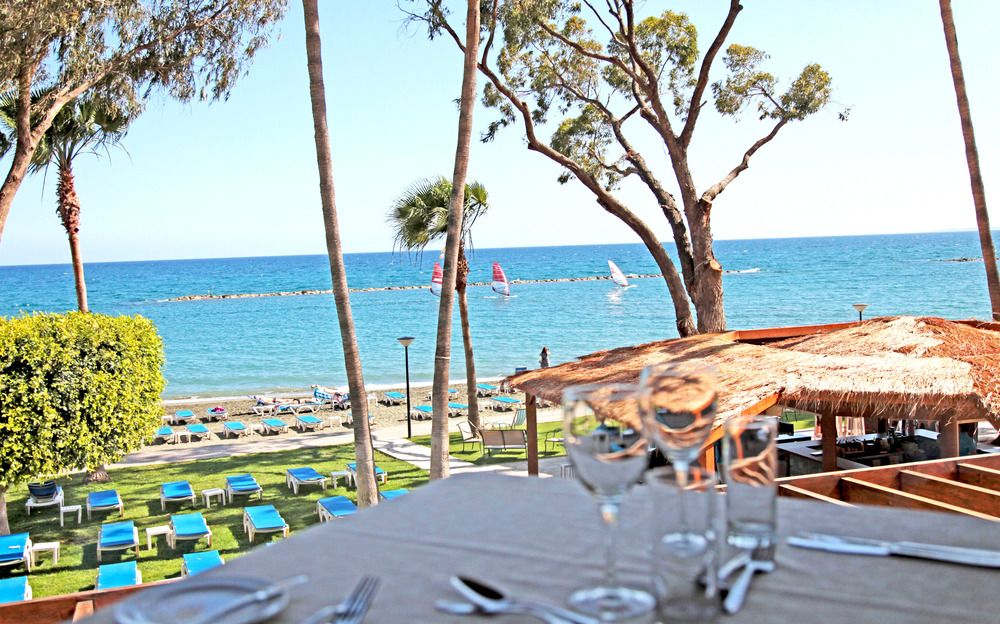 Poseidonia Beach Hotel фото 3