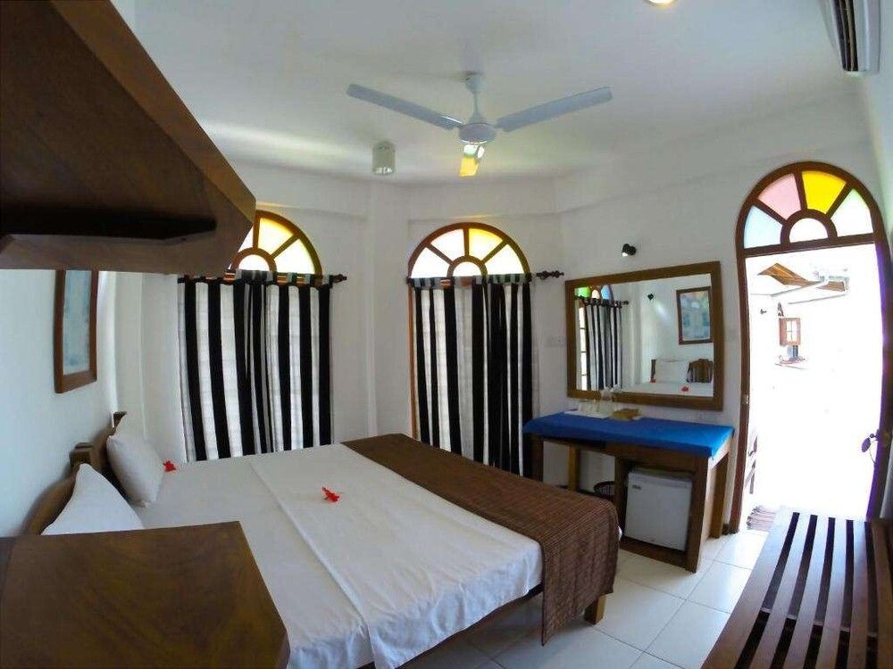 Royal Beach Hotel фото 55
