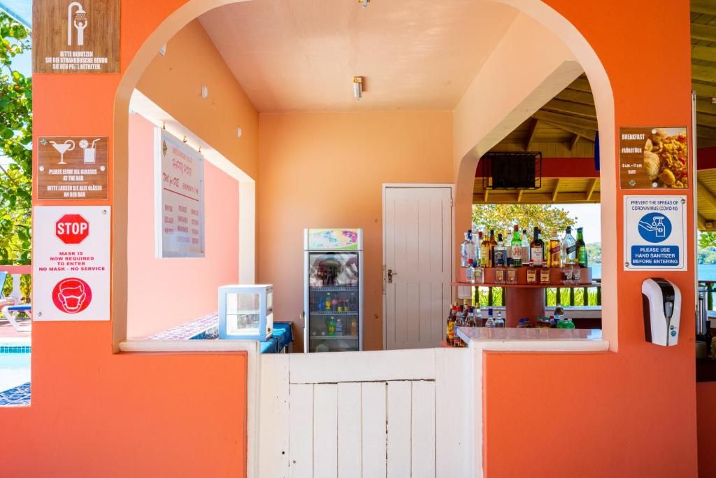 Shields Negril Villas LTD фото 22