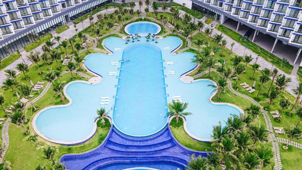 The Empyrean Cam Ranh Beach Resort фото 4