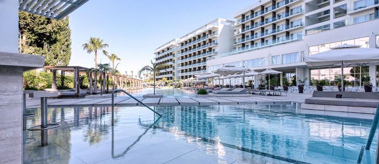 Фото отеля Chrysomare Beach Hotel & Resort