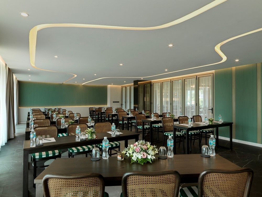 Wyndham Grand Nai Harn Beach Phuket фото 91