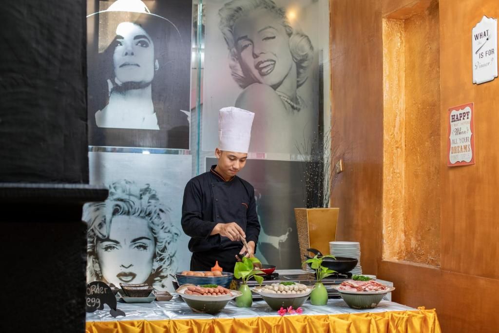 Royal Tunjung Hotel & Villa Legian фото 44