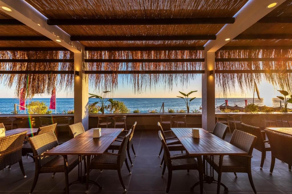 White City Beach Hotel (Adults Only) фото 91