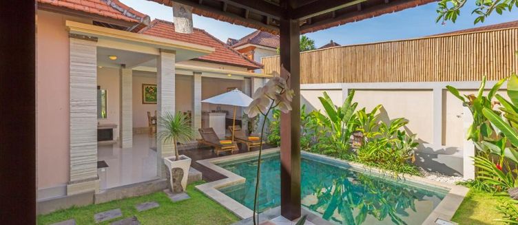 Фото отеля Kubal Villa and Living Seminyak