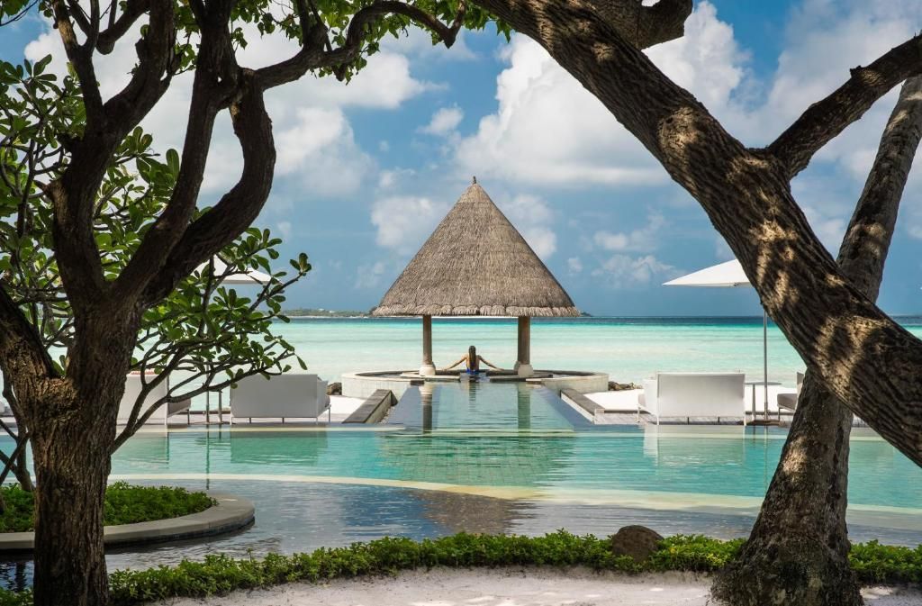 Four Seasons Resort Maldives at Kuda Huraa фото 56