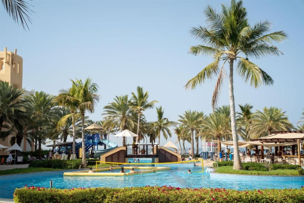 DoubleTree by Hilton Muscat Al Waha фото 47