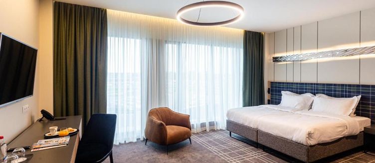 Фото отеля Status