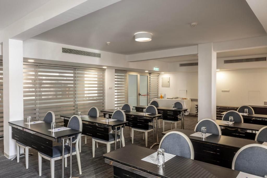 Park Beach Hotel фото 46