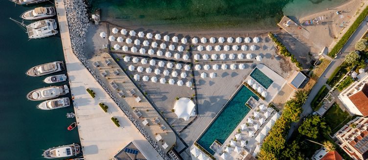 Фото отеля Lazure Hotel & Marina