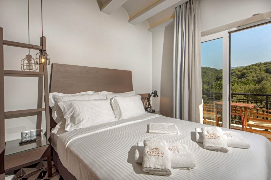 Hotel Pyrgos Boutique & Suites фото 11