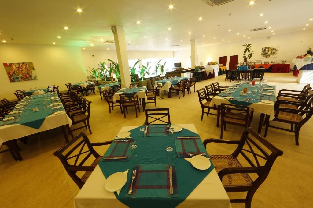 Catamaran Beach Hotel фото 9