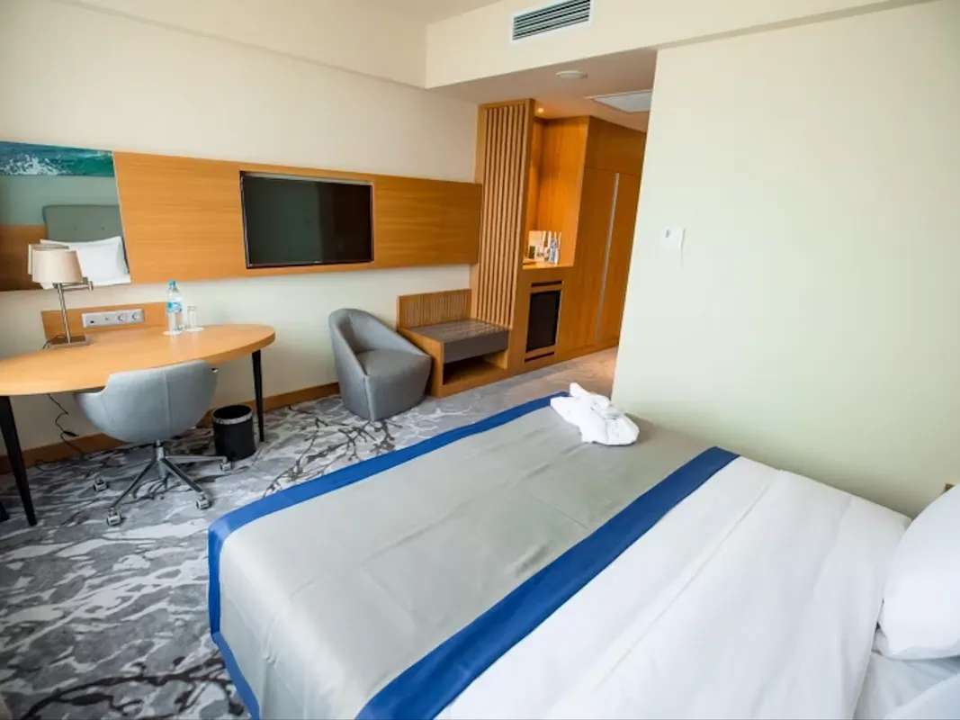 Holiday Inn Aktau Seaside фото 2