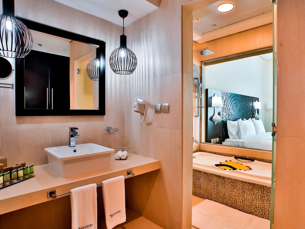 Signature Hotel Al Barsha фото 36