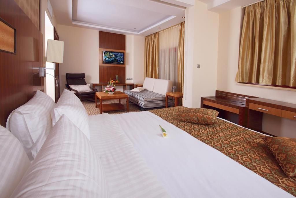 Sun and Sands Down Town Hotel фото 4