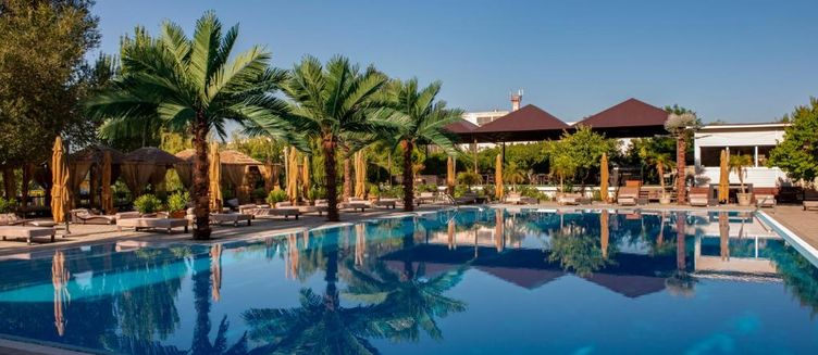 Фото отеля Cross Resort Hotel