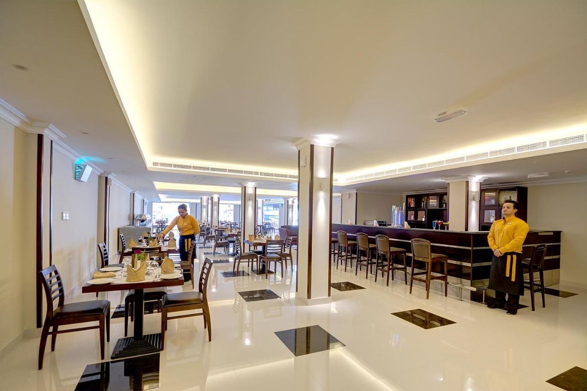 Ajman Beach Hotel фото 7