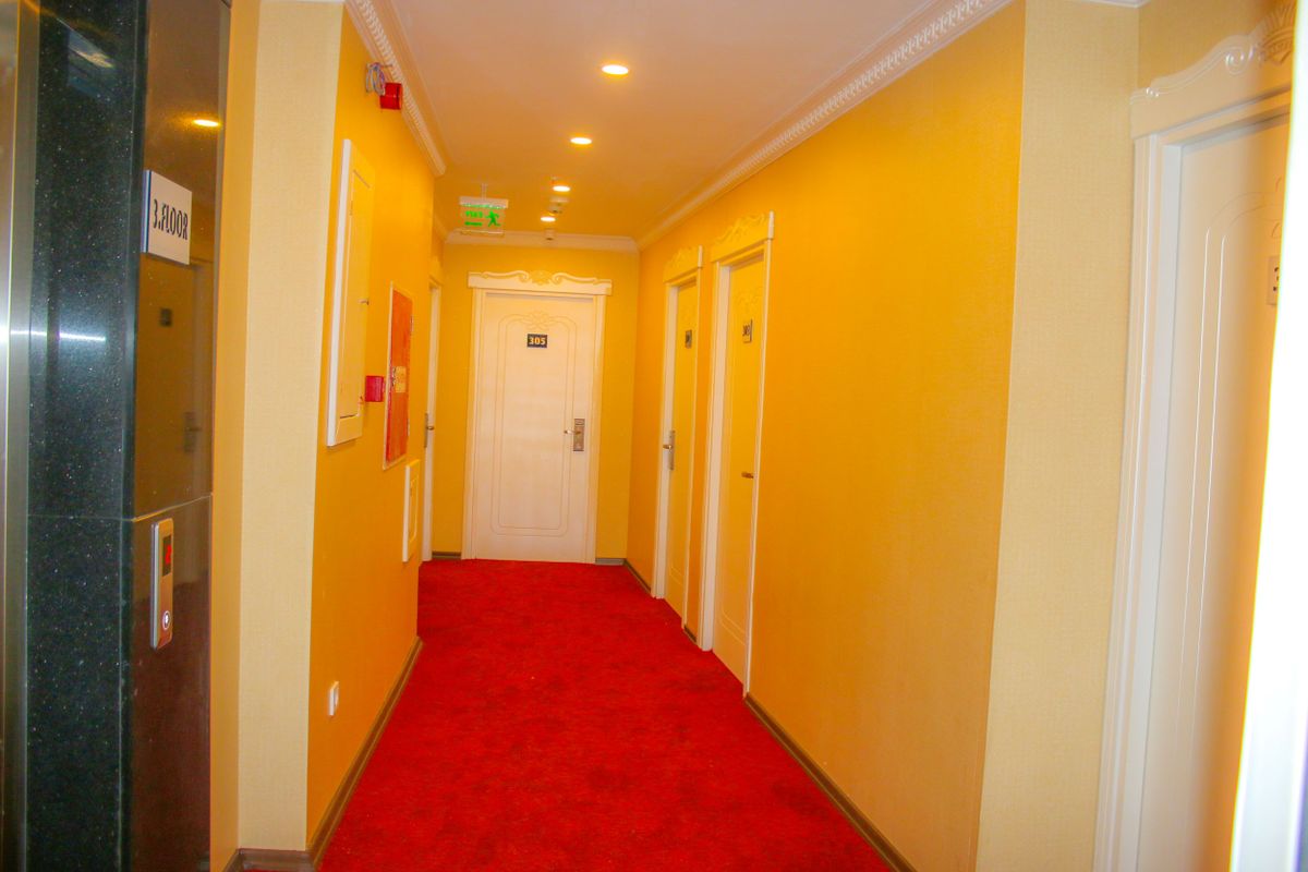 Deluxe Newport Hotel фото 7