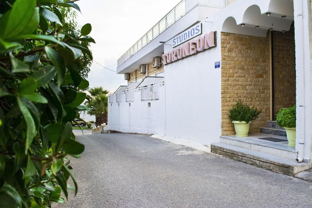 Toroneon Studios фото 17