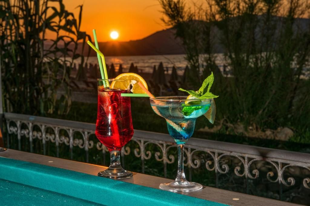 Happy Days Hotel Georgioupolis фото 23