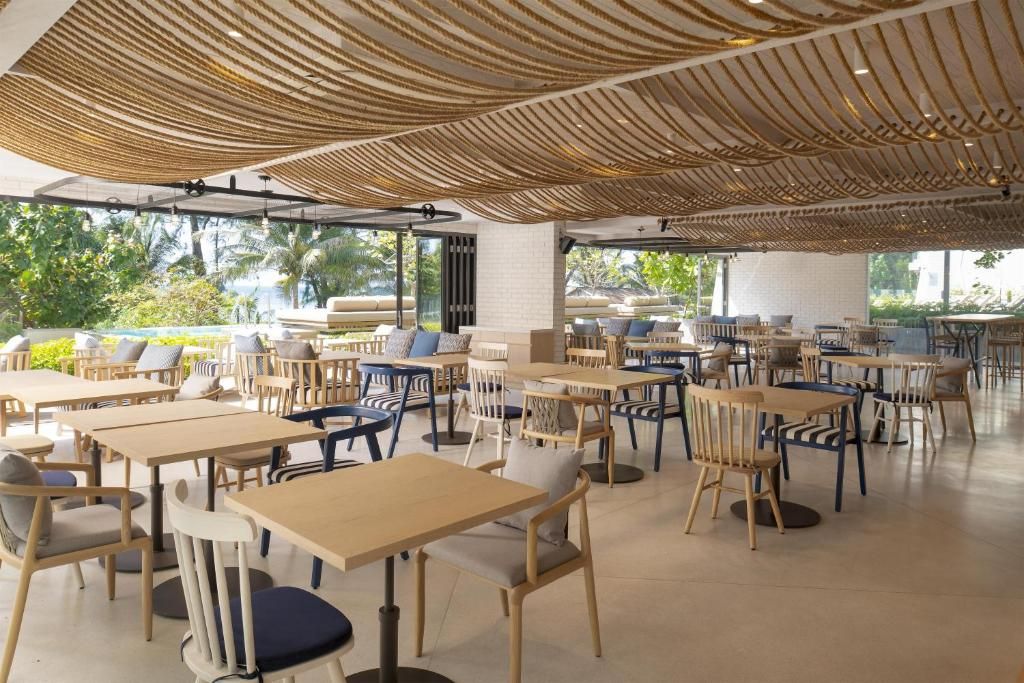 Radisson Blu Resort, Phuket Mai Khao Beach фото 12