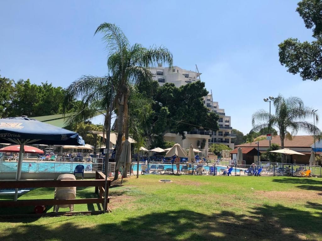 Kfar Maccabiah Hotel & Suites фото 54