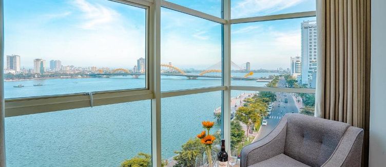 Фото отеля Pariat River Front Hotel Danang