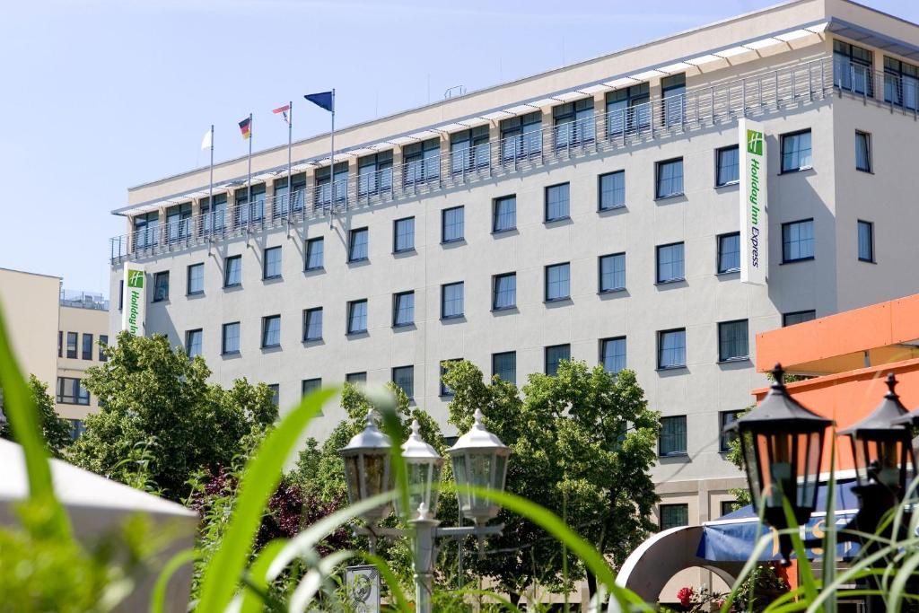 Holiday Inn Express Berlin City Centre, an IHG Hotel фото 25