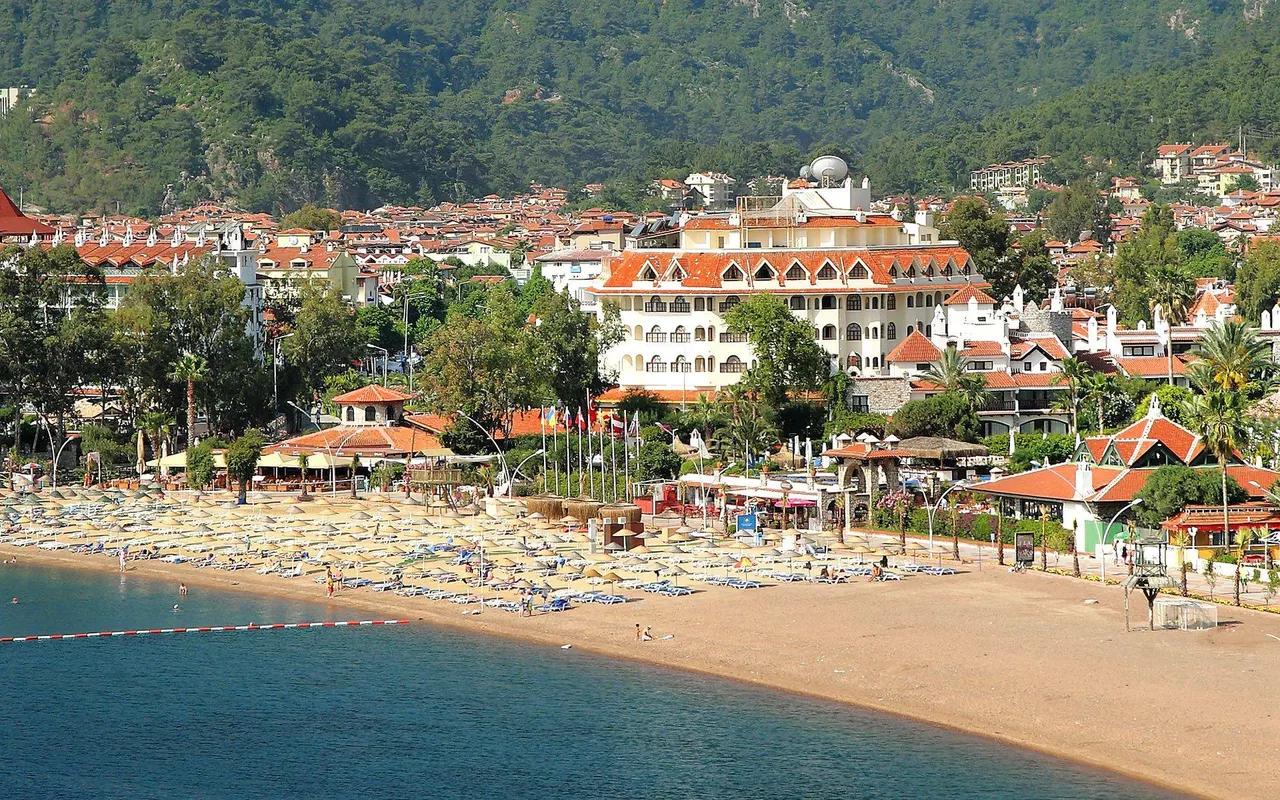 Fortuna Beach фото 1