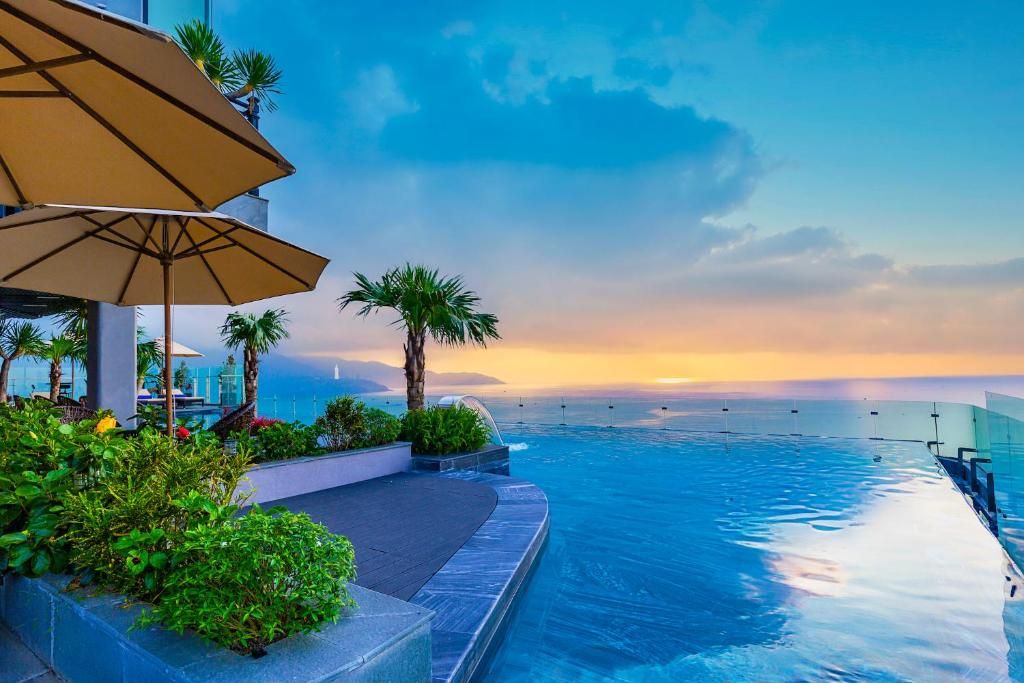 Peninsula Hotel Danang фото 33