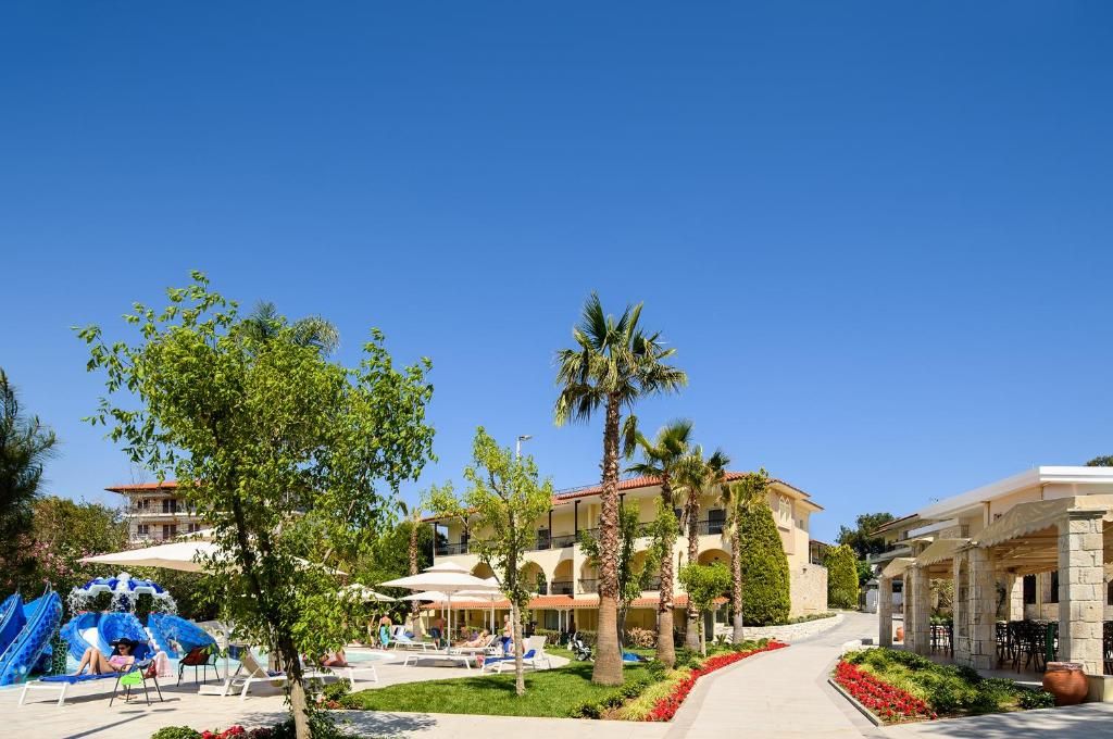 Portes Beach Hotel фото 25