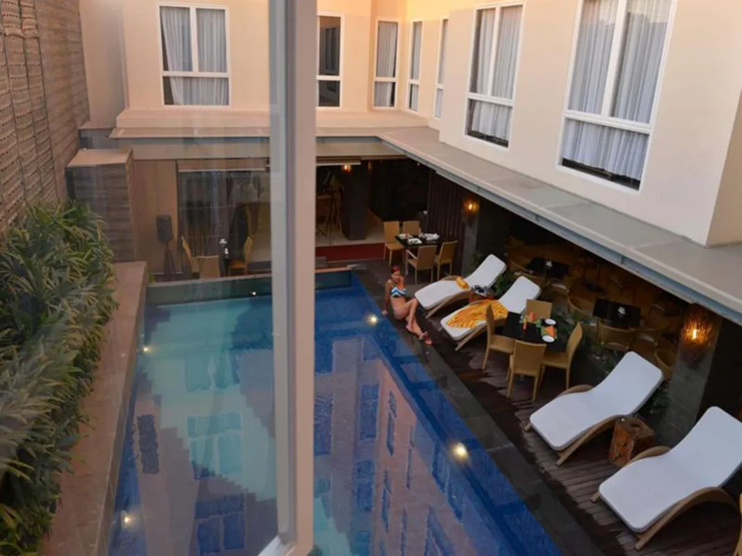 Solaris Hotel Kuta фото 27