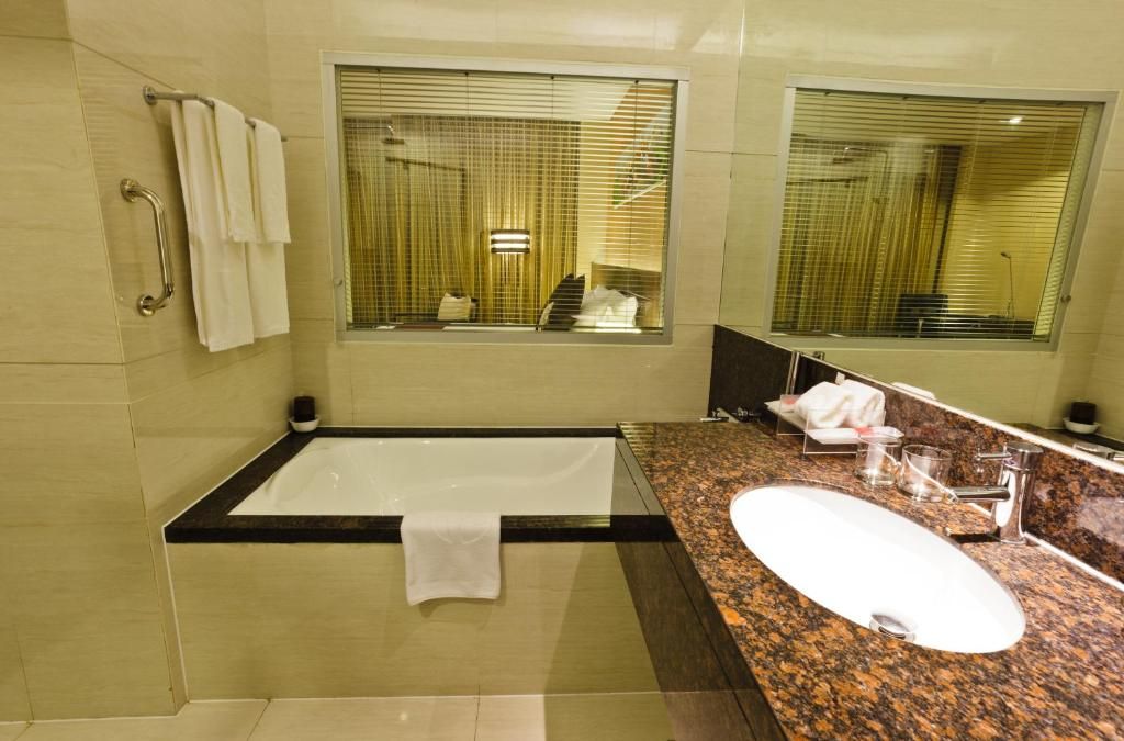 Ramada Manila Central Hotel фото 9