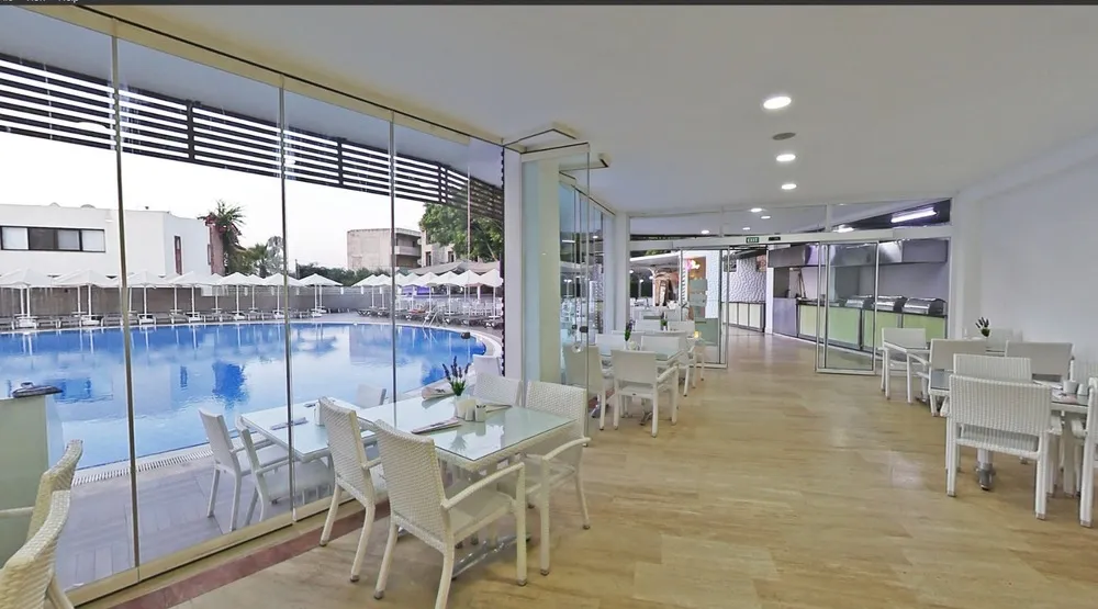 Bendis Beach Hotel фото 24