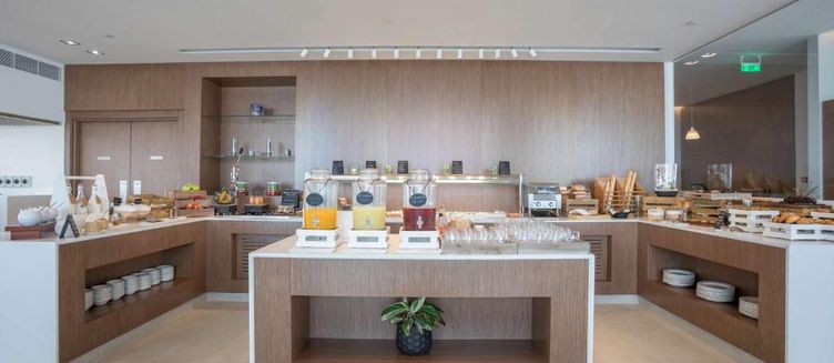 Фото отеля Radisson Blu Hotel, Larnaca