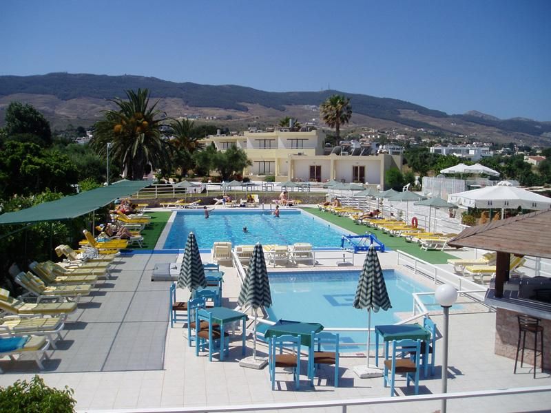 Niriides Beach Hotel & Suites фото 2