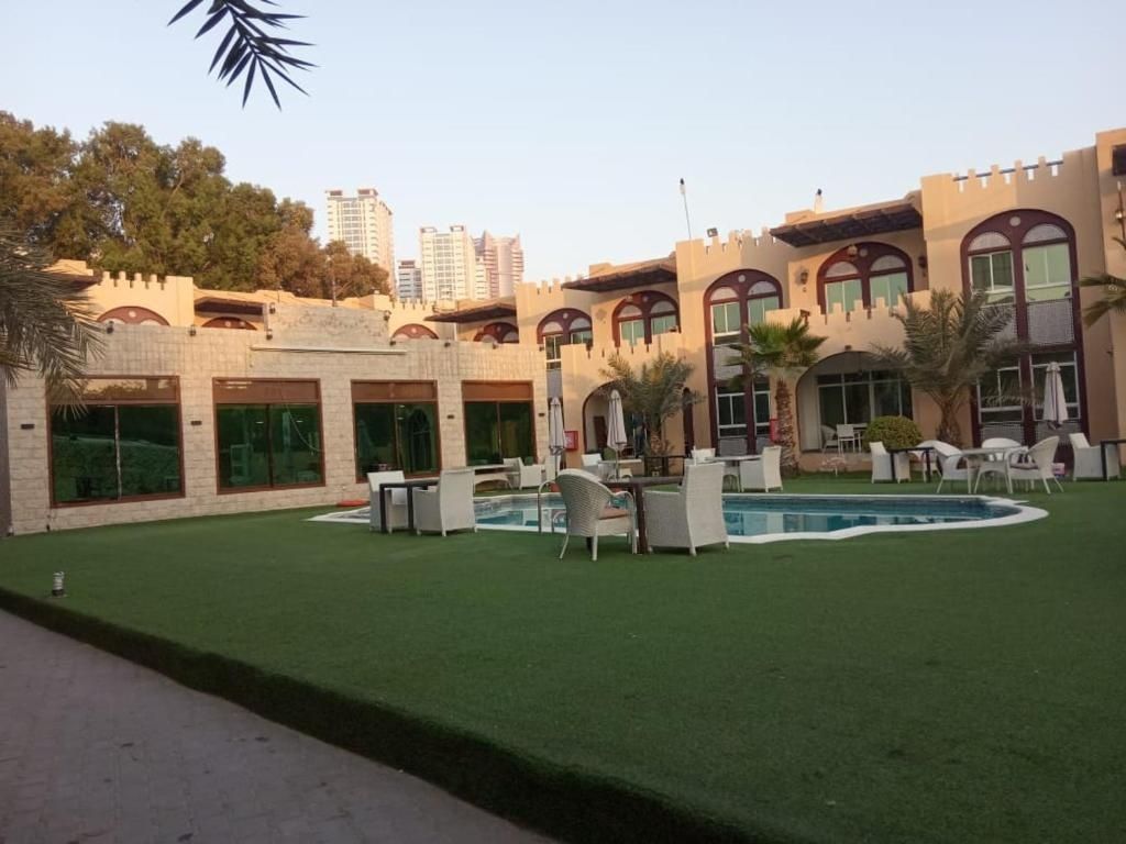 Отель Corniche Palace фото 0