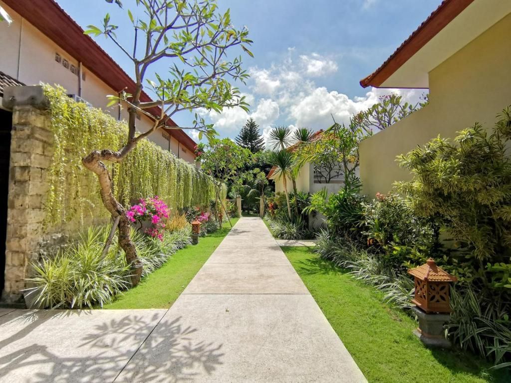 Kuta Puri Bungalows фото 17