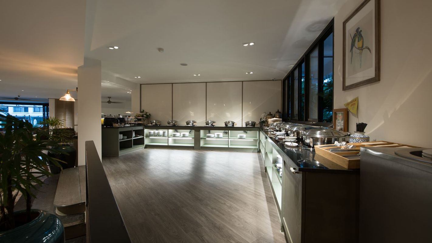 Sawaddi Patong Resort & Spa by Tolani фото 11