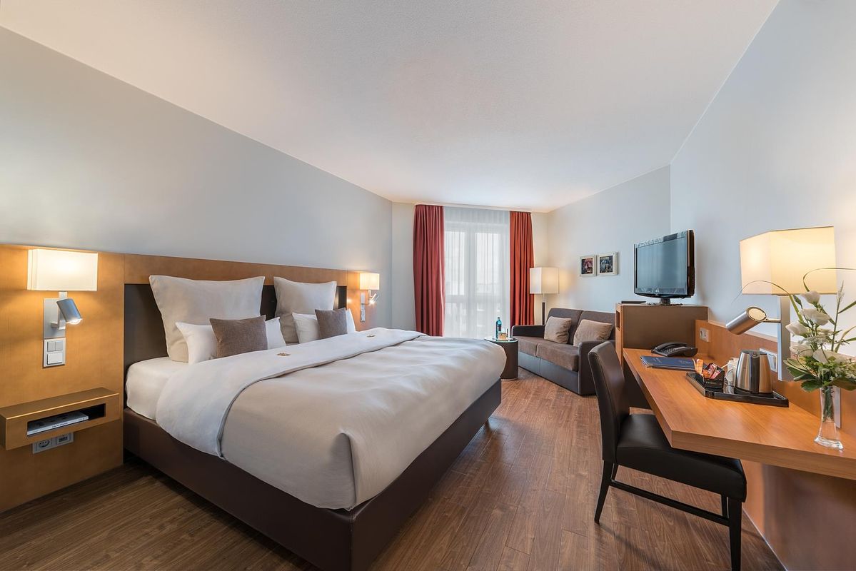 BEST WESTERN PREMIER IB Hotel Friedberger Warte фото 21