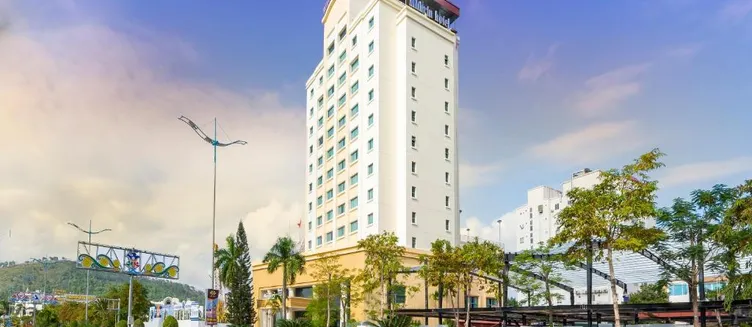 Фото отеля Mithrin Hotel Halong