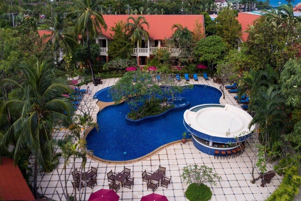 Phuket Leelavadee Hua Ting Resort фото 1