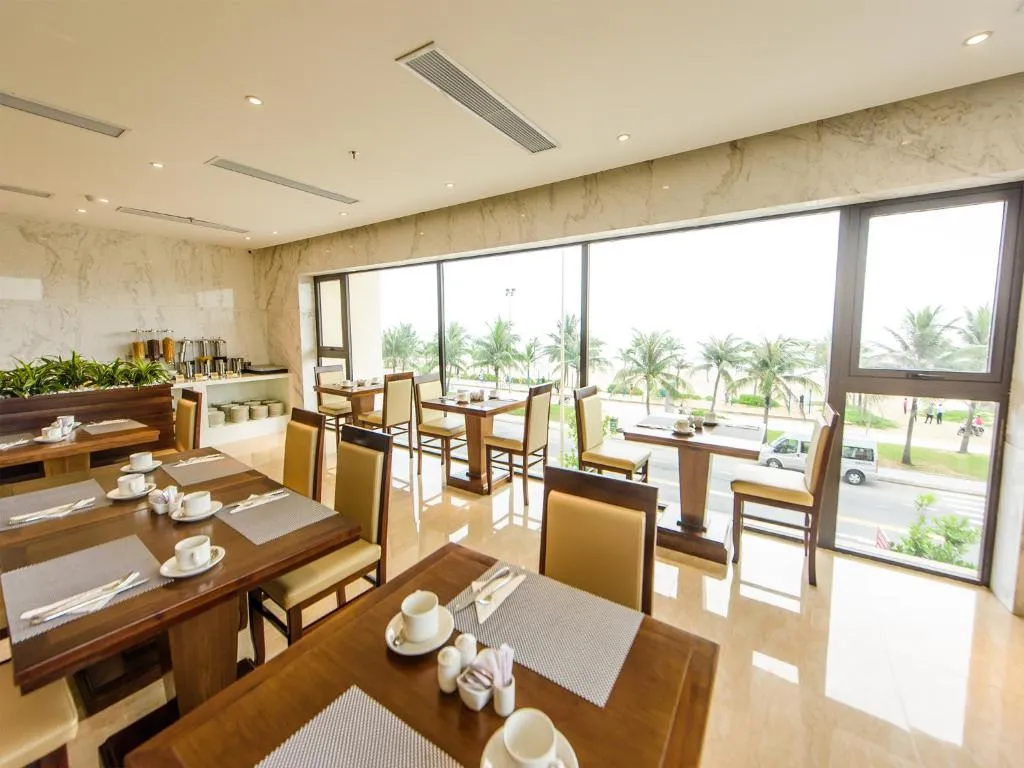 Yarra Ocean Suites Danang фото 45